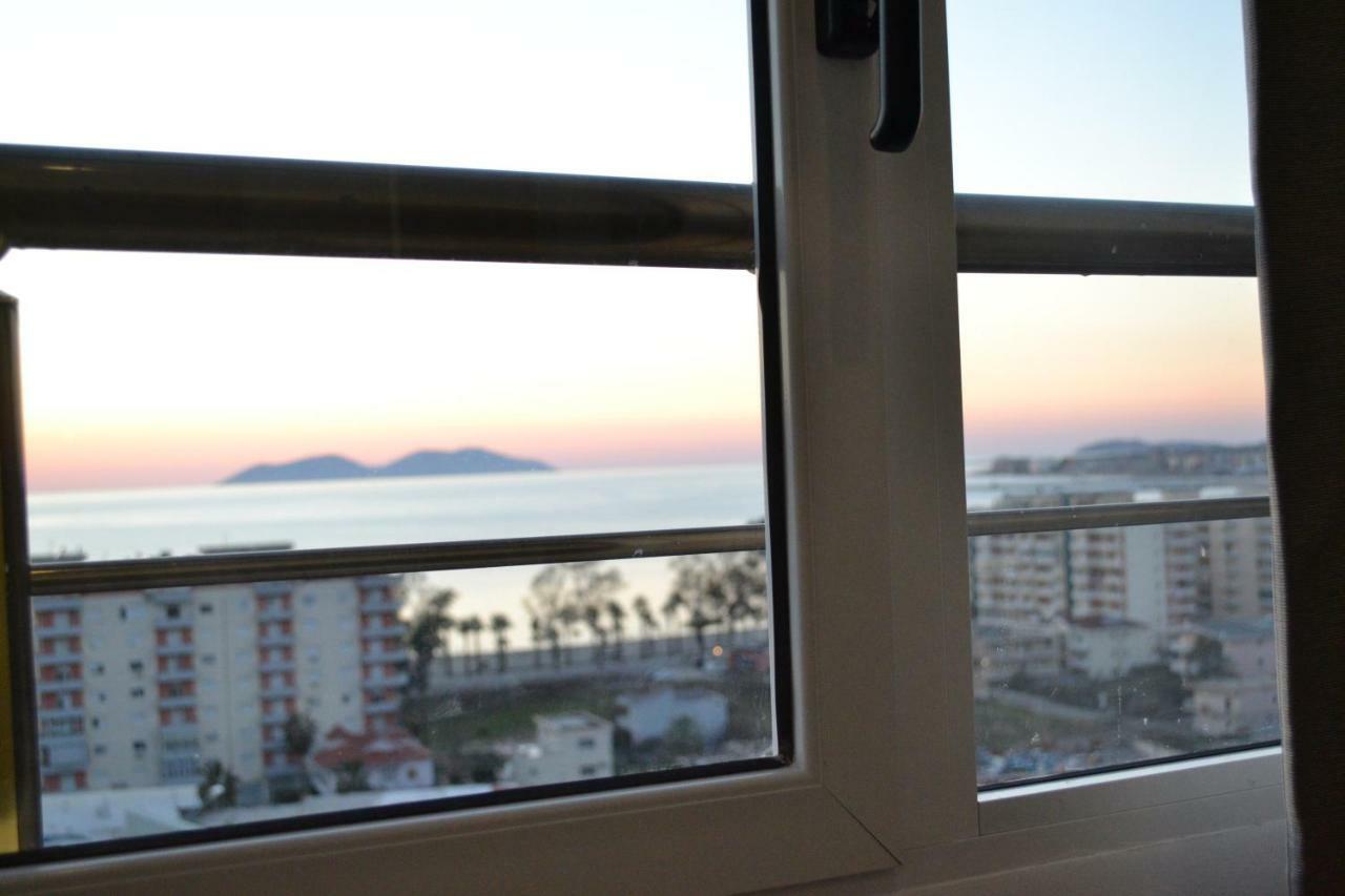 Seaview Penthouse 2 Bedrooms Apartment & Box Garage Vlorë 外观 照片